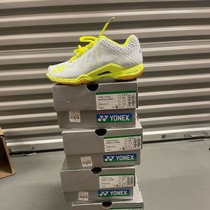 Yonex Aerus 2 tennis shoes size men 4.5 and 7